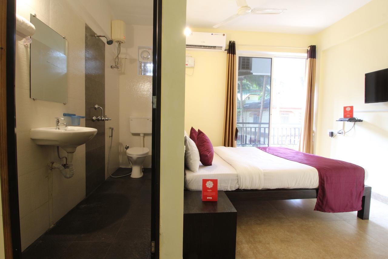 Oyo 10385 Hotel Nirmala Vilas Candolim Esterno foto